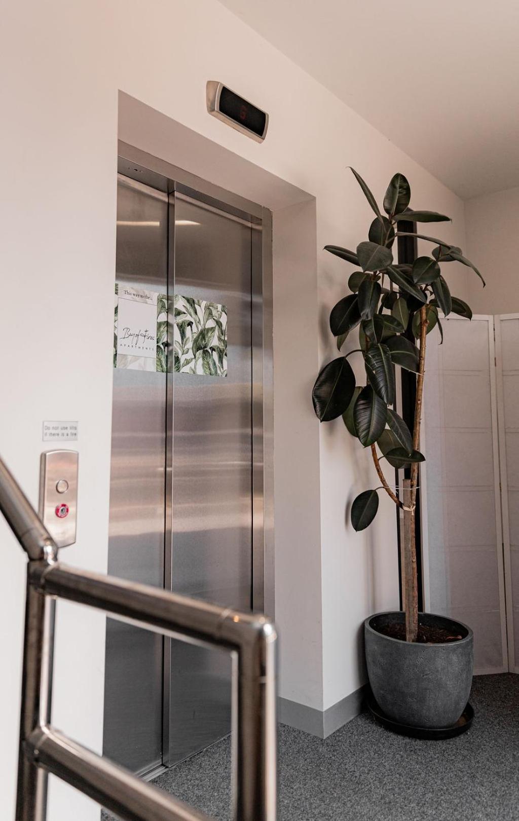 Bay Of Fires Apartments - Town Centre เซนต์เฮเลนส์ ภายนอก รูปภาพ